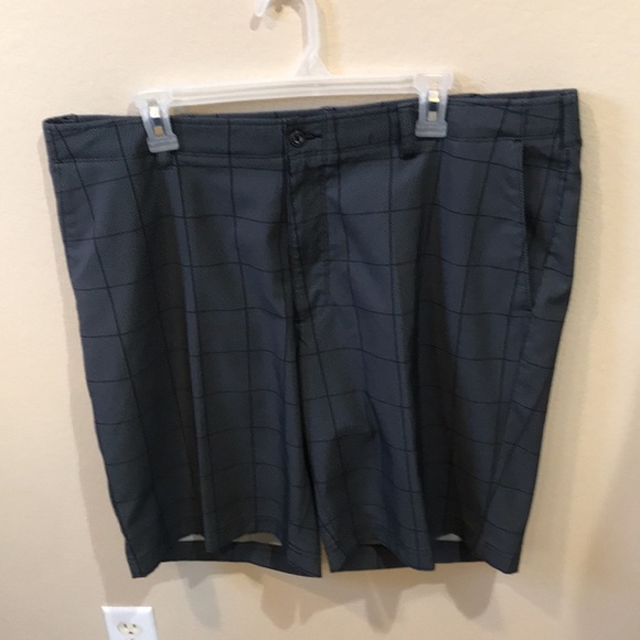 PGA Tour Gray/Black Checkered Pattern 5 Pocket Zip Front Dri-Fit Shorts-Size 40 - Picture 1 of 8